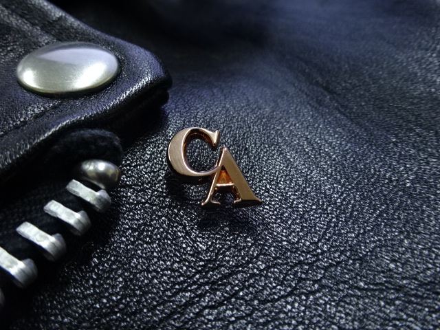 宮城県の株式会社キャリアアシスト様の純銀製　ピンクゴールドメッキの社章です